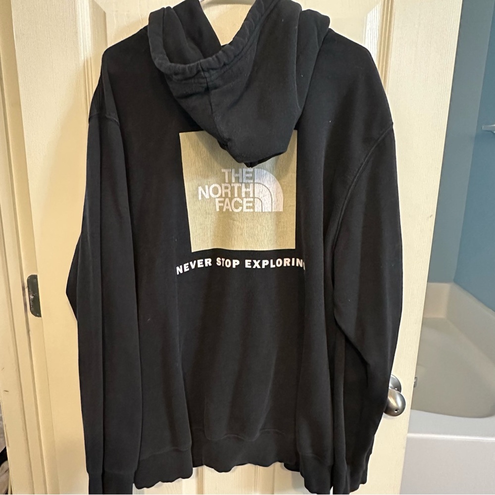 Men’s North Face Black Hoodie, size XXL